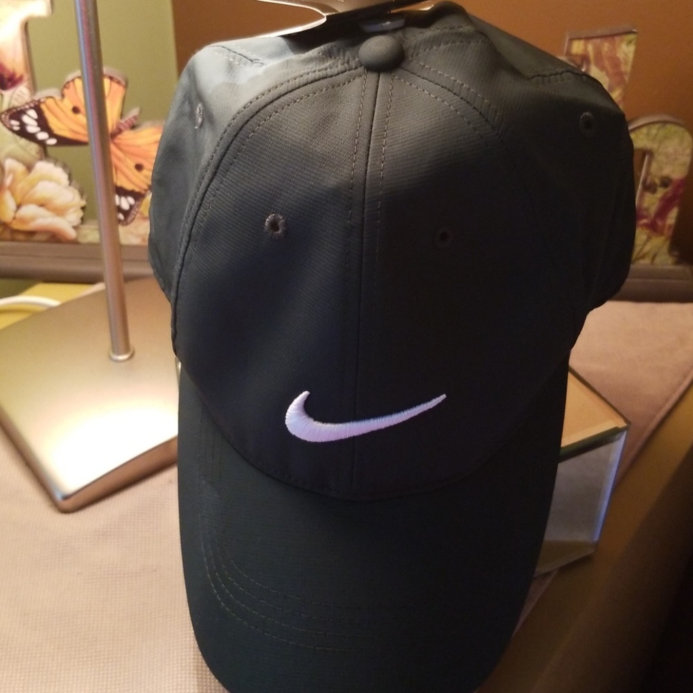 Athletic hat